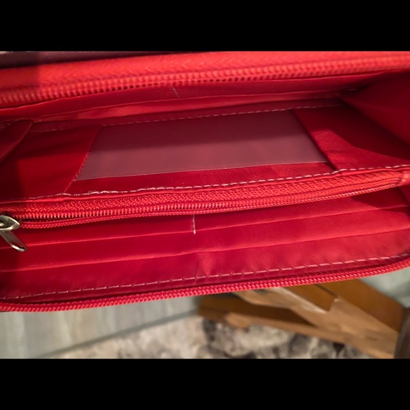 Travelon zip closure wallet - Picture 3 of 4